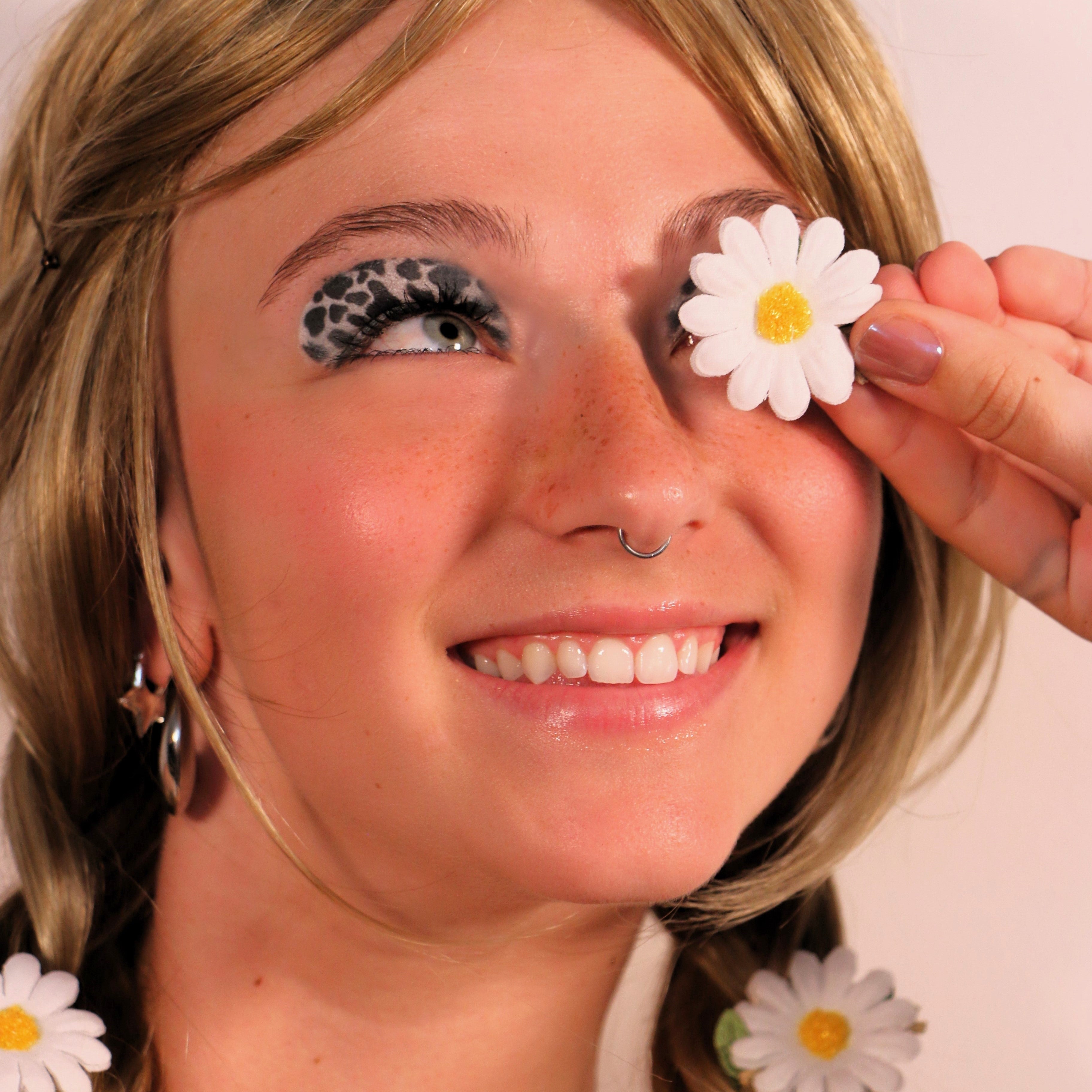 Press-On Eyeshadow: The Viral Beauty Hack That’s Actually Worth It