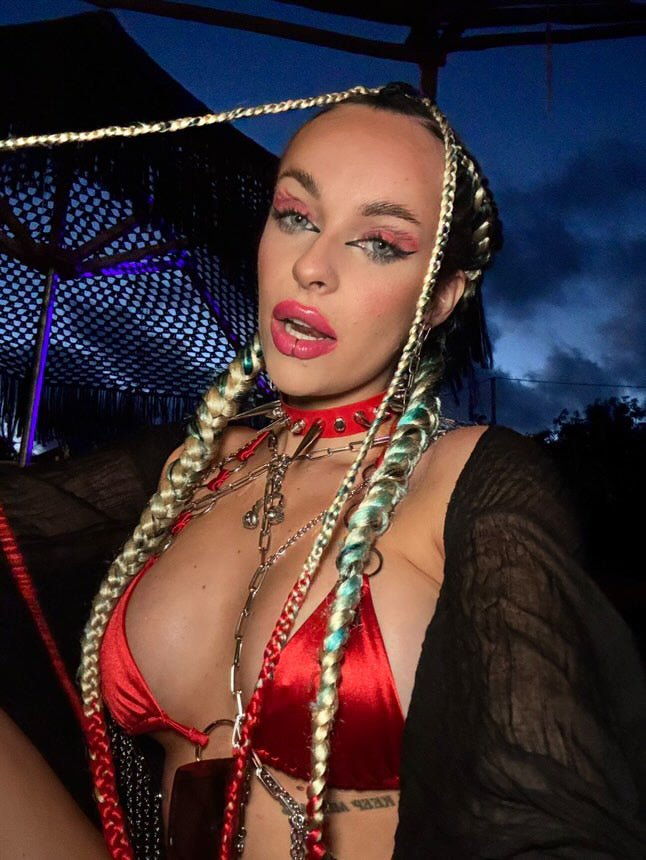 5 Festival Makeup Looks That Take Under 5 Minutes